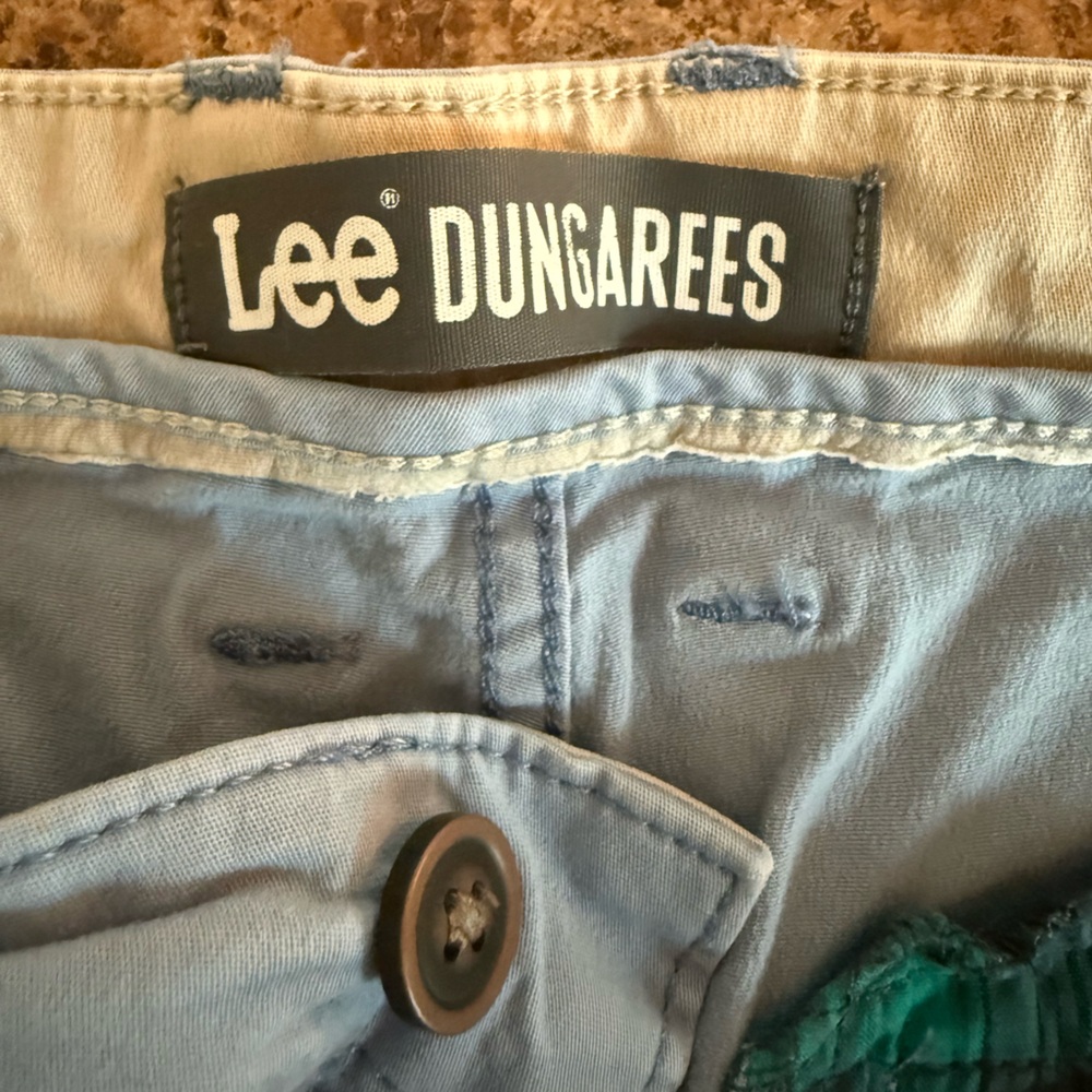 Lee Men's Light Blue Flat Front Shorts Size 38 - Picture 2 of 5